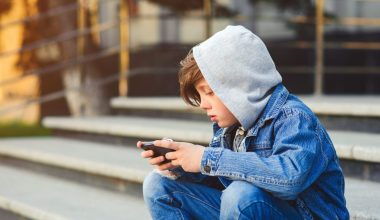Έρευνα: Τα ποσοστά εθισμού στο διαδίκτυο σε παιδιά και εφήβους έχουν σχεδόν διπλασιαστεί μετά την πανδημία