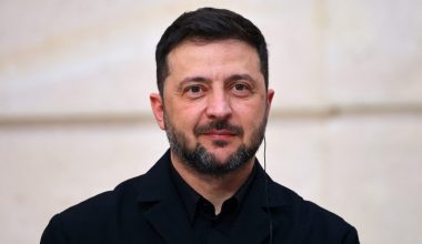 Β.Ζελένσκι: «Χρειαζόμαστε πραγματικές εγγυήσεις ασφάλειας πριν από το τέλος του πολέμου»