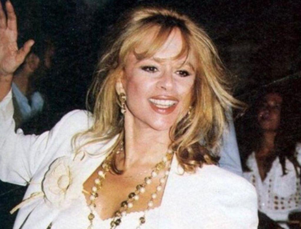 Α.Βουγιουκλάκη – Γ.Ηλιάδης: «Στο φως» σπάνια φωτογραφία της ηθοποιού με τον δεύτερο σύζυγό της στο Λονδίνο