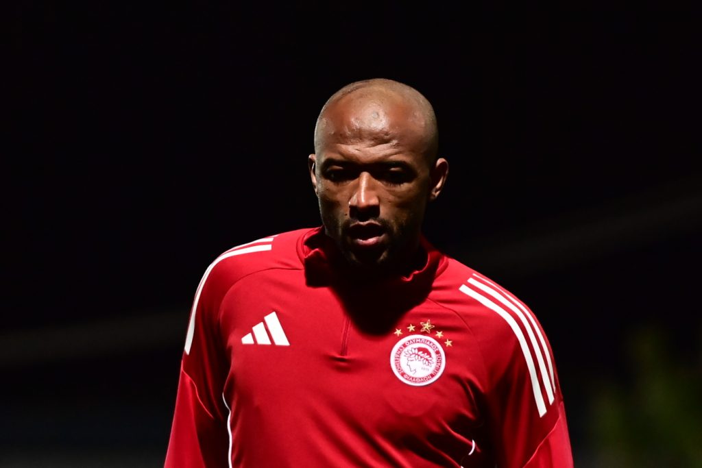 Ο Ελ Κααμπί εμφανίστηκε με ξυρισμένο κεφάλι (φωτό)