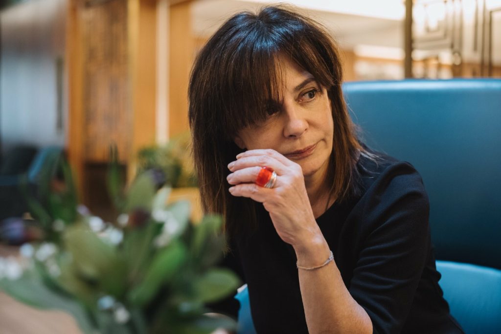 Ε.Σωτηροπούλου: «Έφυγα για το Άμστερνταμ γιατί ερωτεύτηκα – Οι γονείς μου κάλεσαν την Ιnterpol»