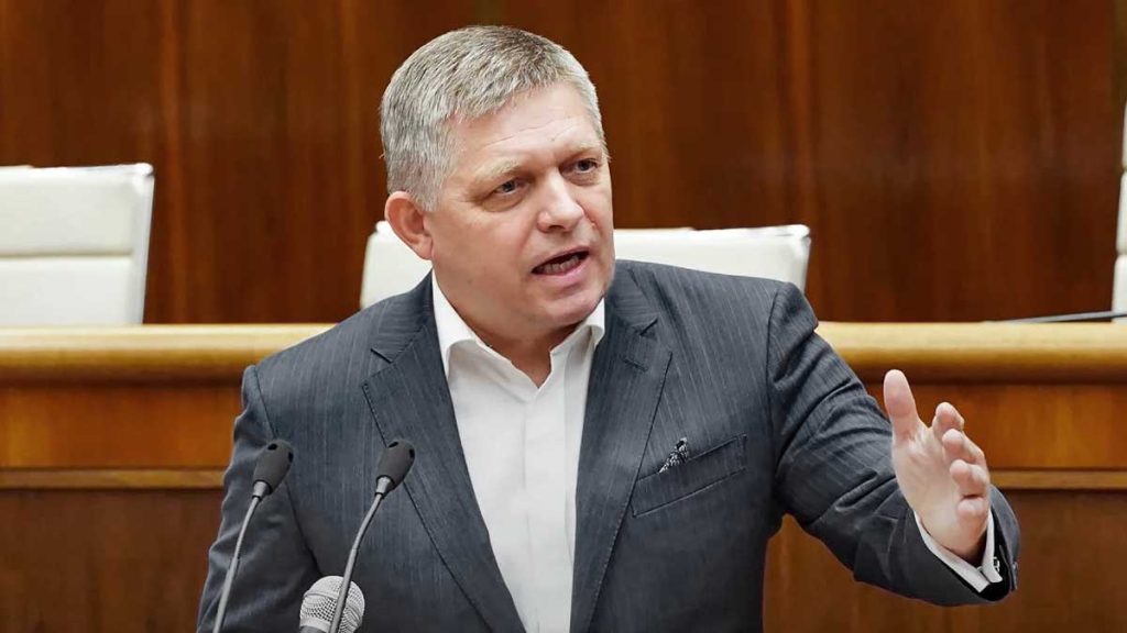 Σλοβακία: Σταμάτησε την παροχή ηλεκτρικής ενέργειας στην Ουκρανία – Η δήλωση του πρωθυπουργού