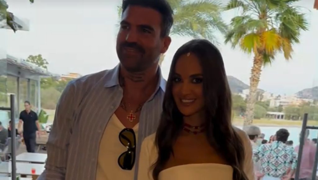 Ρ.Ελληνίδου-Δ.Αλεξάνδρου: «Με έχει βασίλισσα – Το ταξίδι ήταν δώρο για του Αγίου Βαλεντίνου» (φώτο-βίντεο)