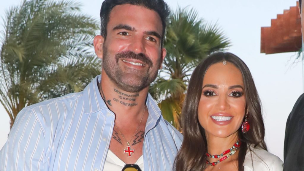 Το πρώτο κοινό βίντεο της Ρ.Ελληνίδου με τον Δ.Αλεξάνδρου από το ταξίδι τους στην Ταϊλάνδη (βίντεο)