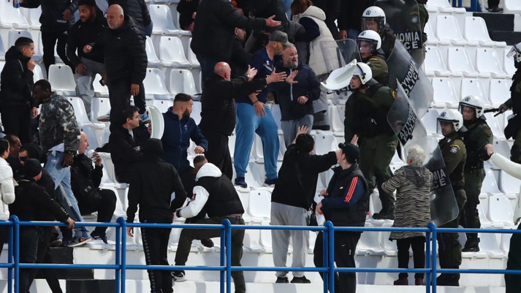 Επεισόδια στη Νίκαια: Στη φυλακή ο πρόεδρος του Ιωνικού και δύο οπαδοί της ομάδας