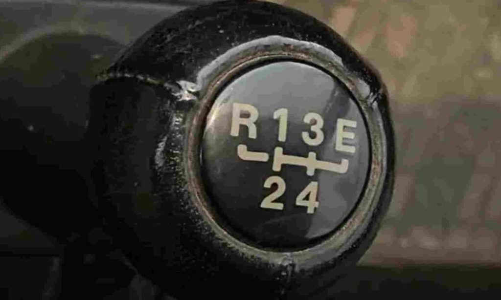 Το γνωρίζατε; – Tι σημαίνει το «Ε» στον λεβιέ ταχυτήτων παλαιότερων οχημάτων