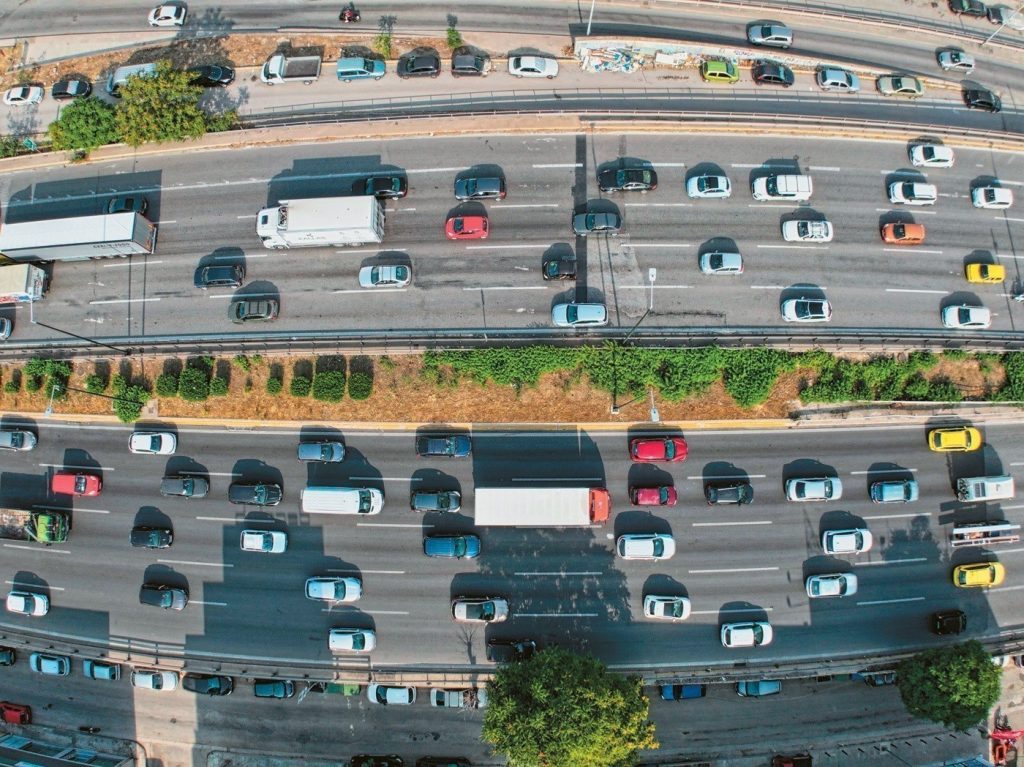 Al κάμερες, drones & προηγμένα συστήματα επιτήρησης: Πότε & πώς θα σταλούν οι «τσουχτερές» κλήσεις στους oδηγούς