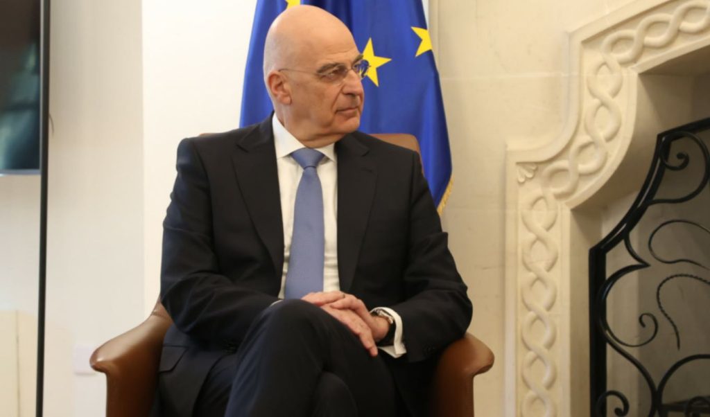 Ν.Δένδιας σε Ν.Χριστοδουλίδη: «Είμαστε συνολικά και απολύτως στη διάθεση της Κύπρου»