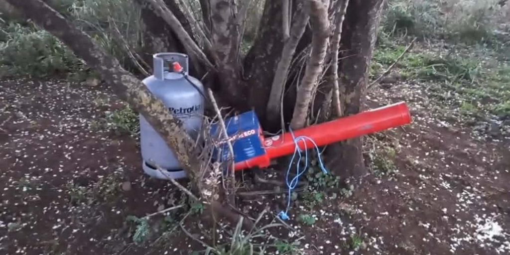 Αιτωλοακαρνανία: Κτηνοτρόφος έφτιαξε αυτοσχέδιο «κανόνι» για να σταματήσει τις επιθέσεις λύκων στα κοπάδια