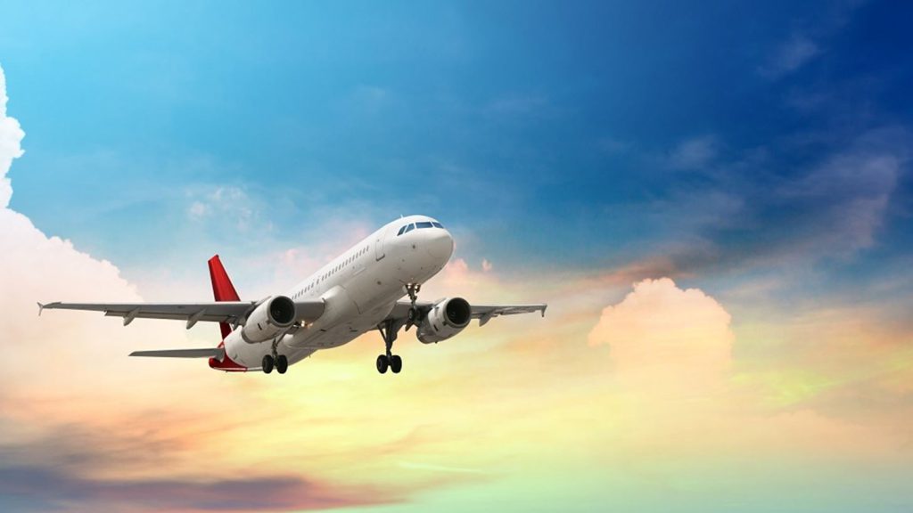 Οι αεροπορικές εταιρείες προειδοποιούν πως η αύξηση στις τιμές των καυσίμων θα οδηγήσει σε ακριβότερα εισιτήρια