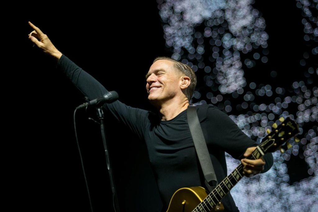 Bryan Adams: Δύο συναυλίες στην Ελλάδα από τον δημοφιλή καλλιτέχνη – Έρχεται για τα «μάτια» της Θεσσαλονίκης