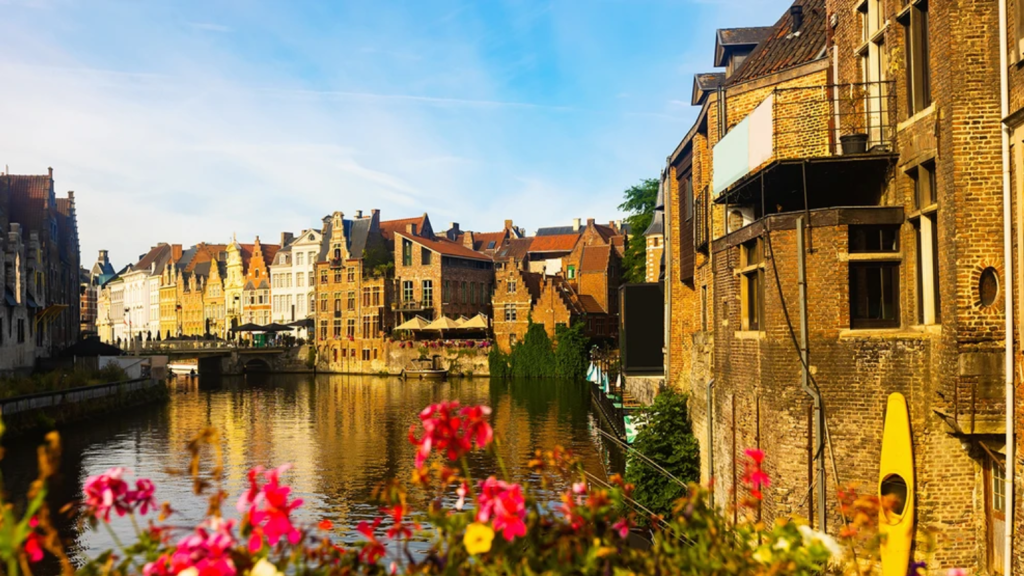 Γάνδη: Ένας μαγευτικός προορισμός στο Βέλγιο σαν μεσαιωνικό παραμύθι – Δείτε φωτογραφίες