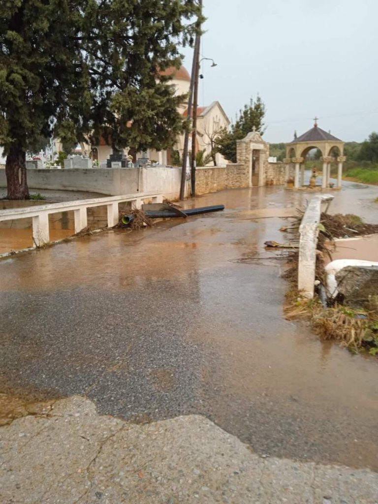 Κακοκαιρία: Ισχυρά φαινόμενα έπληξαν την Κρήτη – Κατολισθήσεις και προβλήματα στην κυκλοφορία των οχημάτων (φωτο)