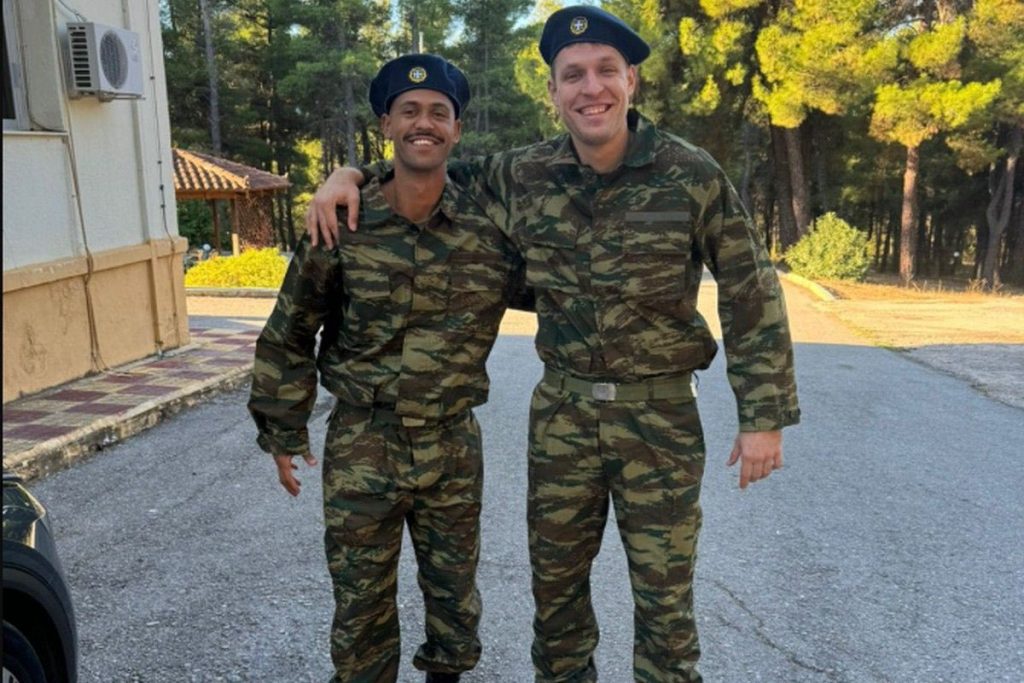 Η απάντηση του Ολυμπιακού στον Παναθηναϊκό και τον Δ.Γιαννακόπουλο: Βεζένκοφ, Ντόρσεϊ και Γουόκαπ στα χακί (φωτο)