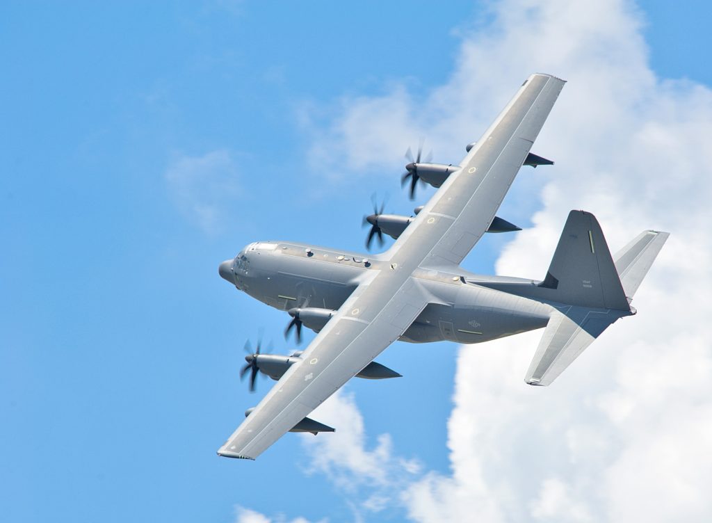 Μεγάλη επιχείρηση έρευνας και διάσωσης για τους  πιλότους του F-15E – Κτυπήθηκε Black Hawk από ιρανικά πυρά