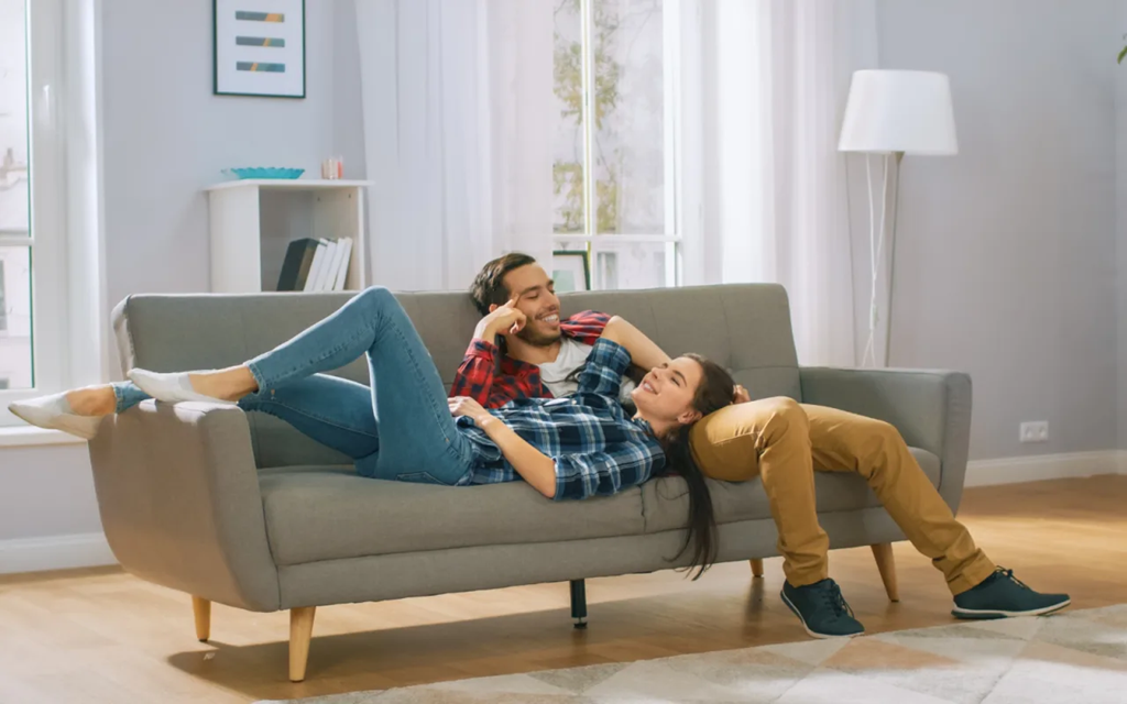 Τα τρία είδη οικειότητας που μοιράζονται τα ζευγάρια και είναι σημαντικά για τη διατήρηση ενός υγιούς δεσμού