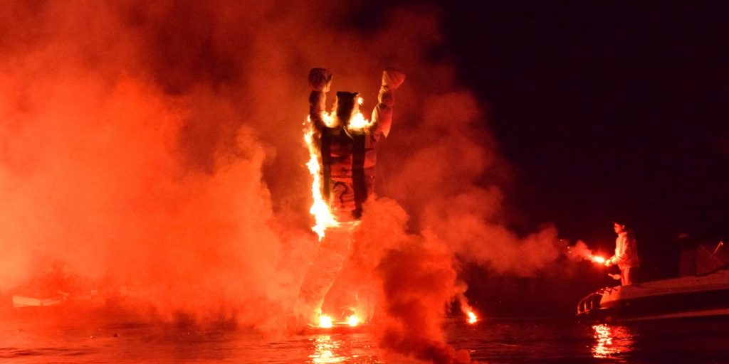 Τι συμβολίζει το έθιμο του «Καψίματος του Ιούδα» το βράδυ του Μεγάλου Σαββάτου;