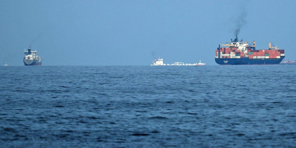 Ιράν: Πρόταση να καταβάλλονται τα τέλη διέλευσης από τα Στενά του Ορμούζ στο εθνικό του νόμισμα