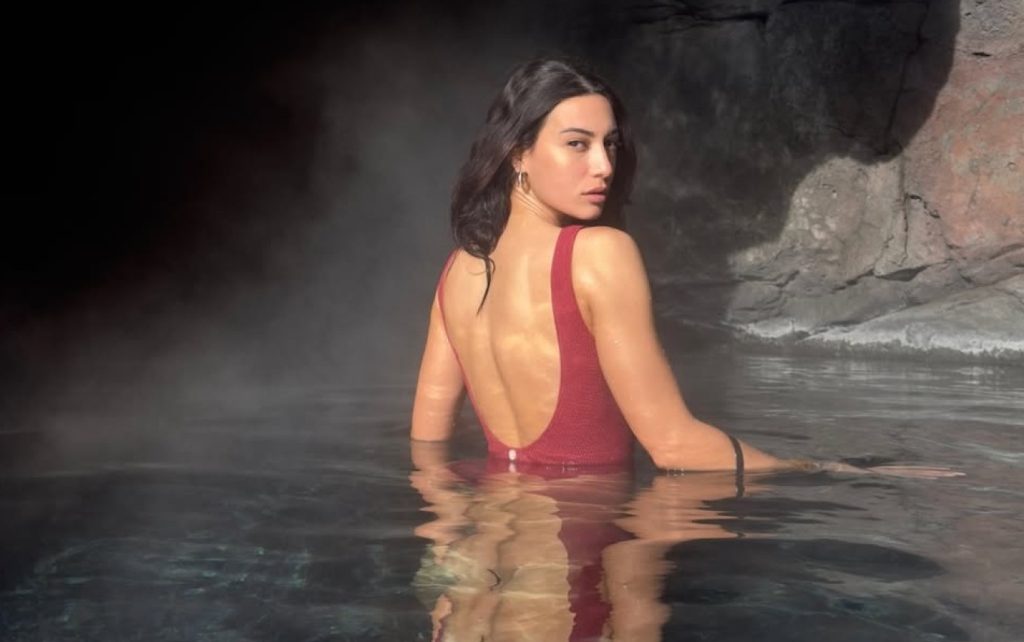 Ευγενία Σαμαρά: Μοναδική εμπειρία για την ηθοποιό στην Ισλανδία – Απόλαυσε σπα σε ζεσταμένο νερό από μάγμα (βίντεο)