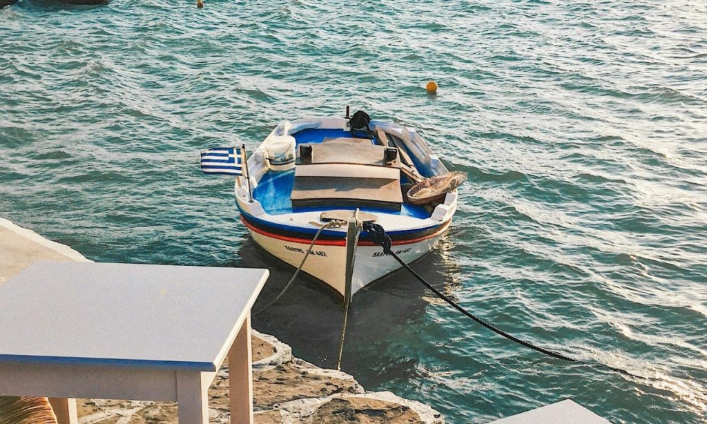Χαλκίδα: Κρύβονται πίσω από θάμνους – Κλέβουν αυτοκίνητα όταν οι ιδιοκτήτες πάνε για ψάρεμα