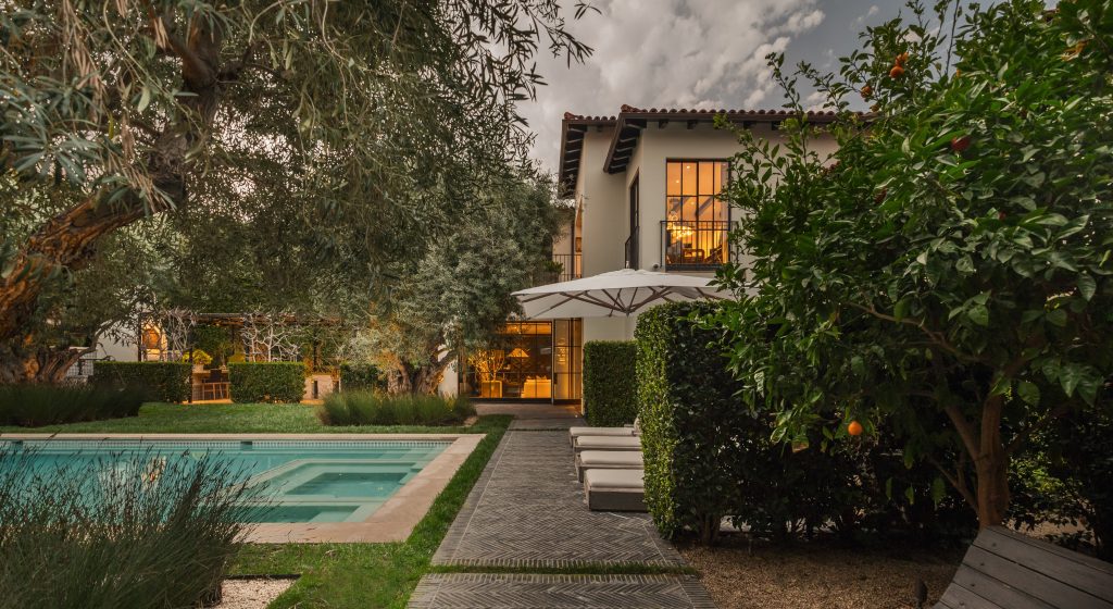 Πουλήθηκε με τρελά λεφτά η πολυτελής έπαυλη του Μπρους Γουίλις στο Λος Άντζελες