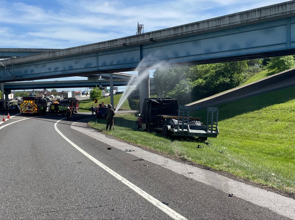 Βίντεο: Φορτηγό που μετέφερε 1 εκατ. μέλισσες ανετράπη σε αυτοκινητόδρομο του Τενεσί