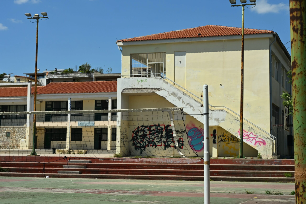 Χαϊδάρι – Καθηγήτρια για την πτώση της 13χρονης: «Προσπαθούσαμε να της μιλήσουμε αλλά δεν ανταποκρινόταν»