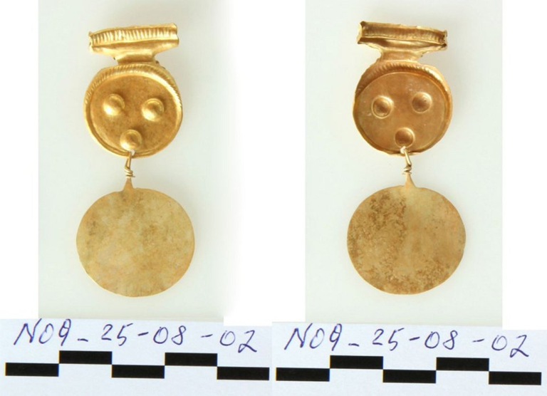 Αίγινα: Ανακαλύφθηκαν αρχαία χρυσά κοσμήματα σε ανασκαφή στον λόφο της Κολώνας (φώτο)