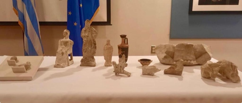 Επαναπατρίστηκαν 26 αρχαία αντικείμενα από τις ΗΠΑ στην Ελλάδα – Δείτε ποια είναι (φωτο)