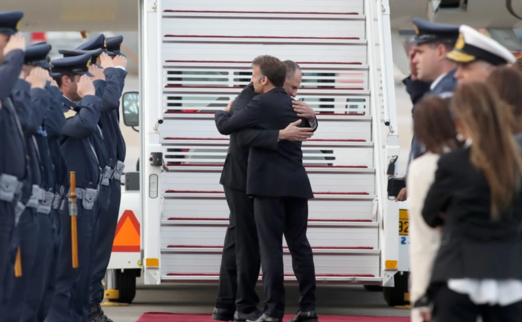 Τελείωσε η επίσκεψη του Ε.Μακρόν στην Ελλάδα: Αναχώρησε για την πατρίδα του ο Γάλλος πρόεδρος (φωτο)