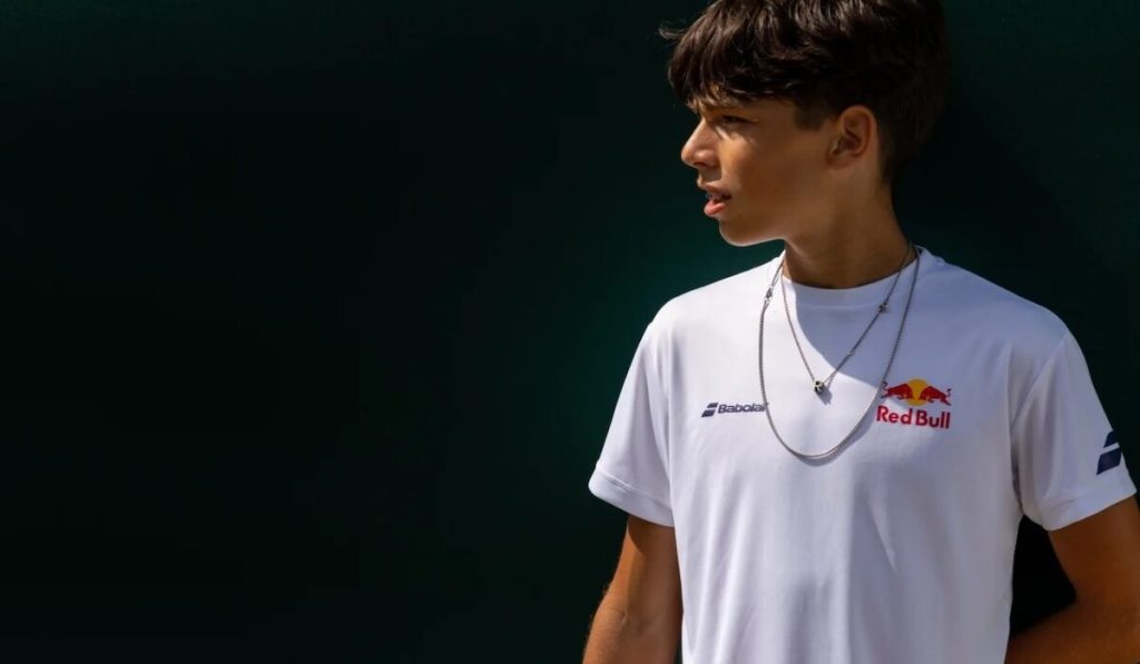 «Βγάζει» μάτια ο Ραφαήλ Παγώνης: Ο 14χρονος σήκωσε το Tennis Europe U16 μετά από έναν απαιτητικό αγώνα