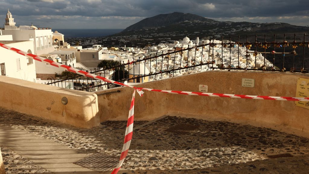 Σε ισχύ μέτρα της Πολιτικής Προστασίας για τη Σαντορίνη – Τι προβλέπουν