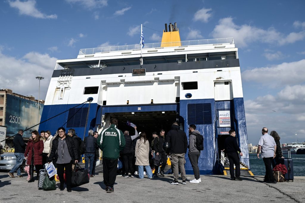 Τροποποιήσεις και αλλαγές σε ακτοπλοϊκά δρομολόγια από Πειραιά και Ραφήνα