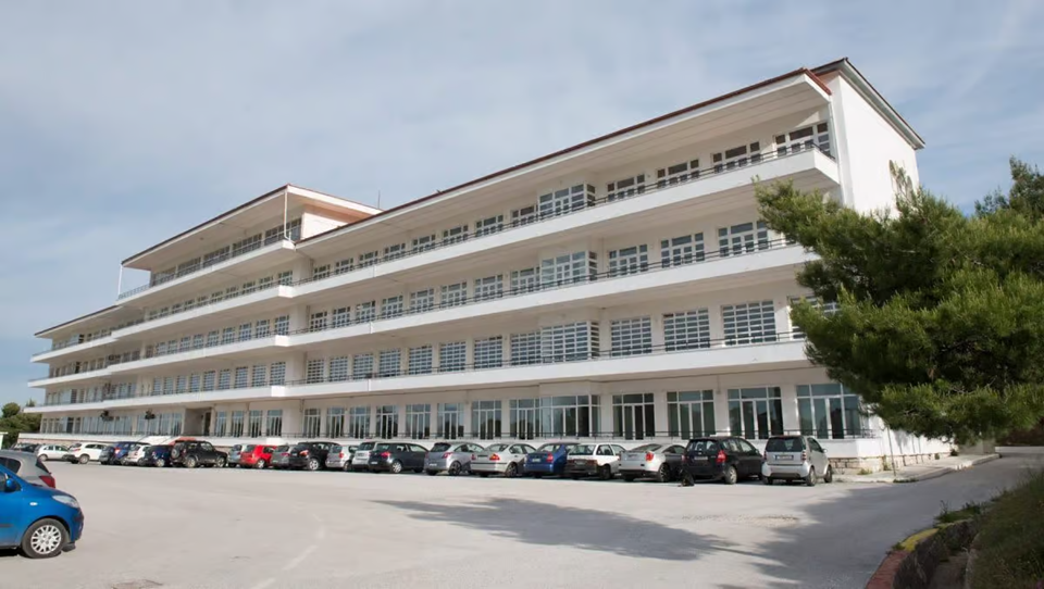 Έπεσε ανελκυστήρας στο 414 Στρατιωτικό Νοσοκομείο λίγο πριν τα ψυχομετρικά τεστ των σταθμαρχών! – Ένας τραυματίας