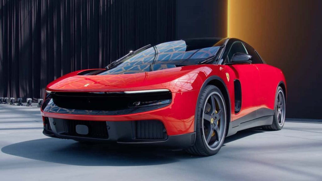 Ferrari Luce: Ένα πανάκριβο «γυάλινο σπίτι» που κάποιοι ξέχασαν την «ψυχή» του στο σχεδιαστήριο