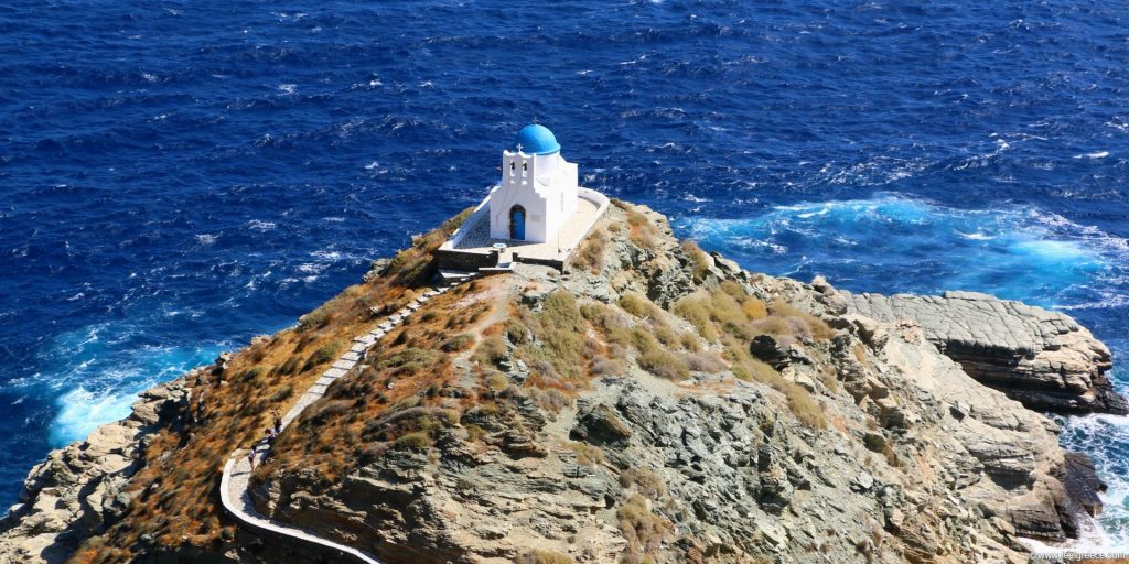 Γαλλικό ταξιδιωτικό μέσο αποθεώνει την Σίφνο: «Διακριτικό κόσμημα των Κυκλάδων»