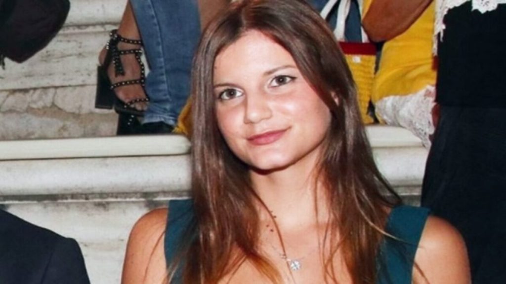 Η απάντηση της κόρης του Κ.Καραμανλή, για δημοσιεύματα για την προσωπική της ζωή: «Είναι ψευδή»