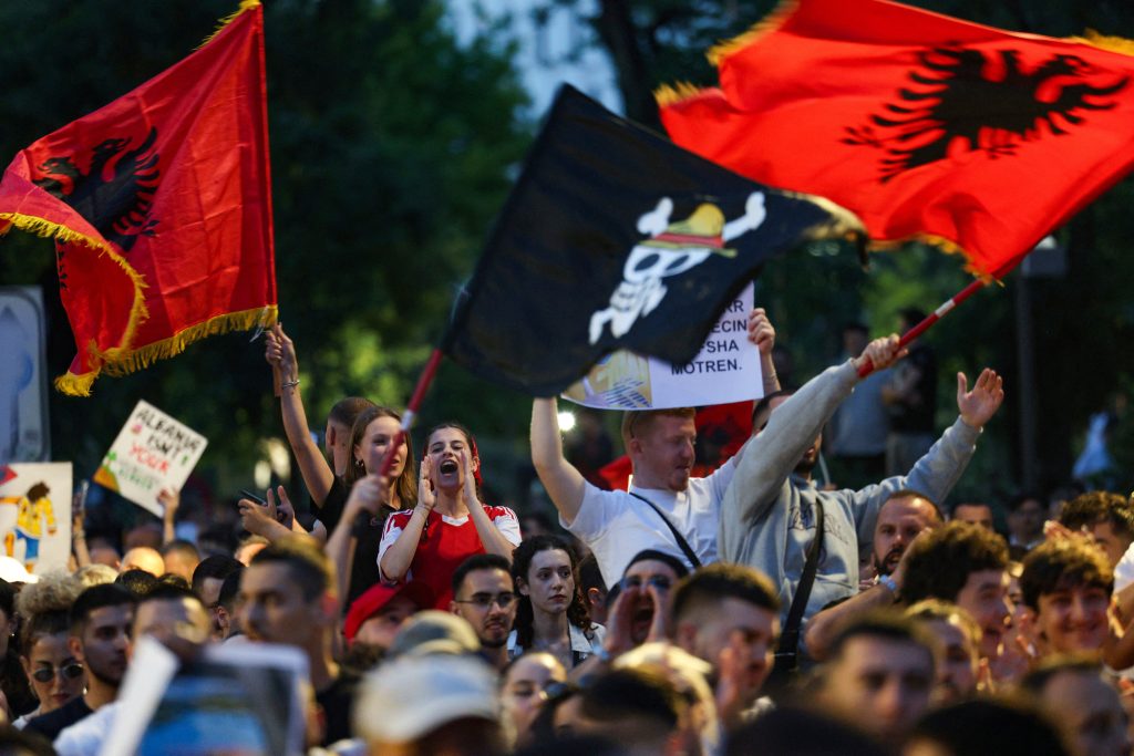 Αλβανικός ξεσηκωμός και στην Ελλάδα για το ξεπούλημα από τον Ε.Ράμα του εδάφους τους