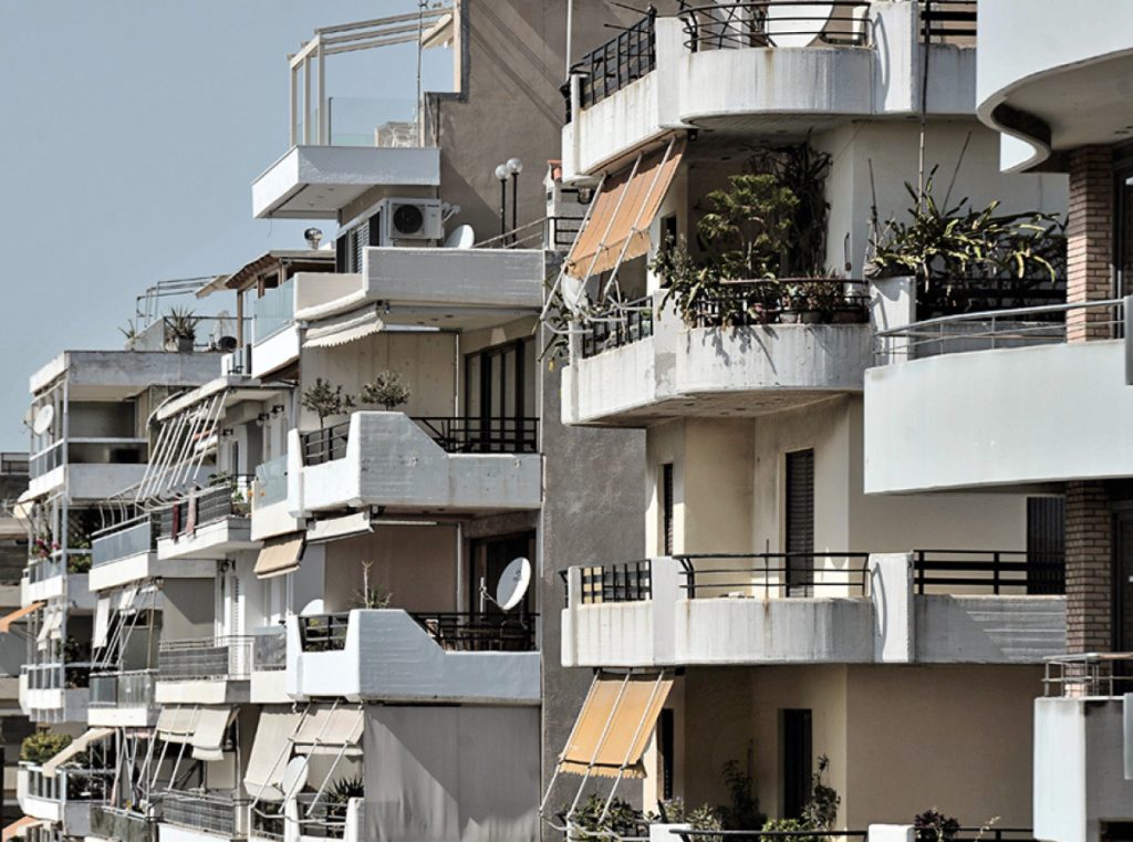 Η Κομισιόν «χαλάει» το αφήγημα της κυβέρνησης Κ.Μητσοτάκη για «πρόοδο» στην οικονομία – «Καμπανάκι» φτωχοποίησης