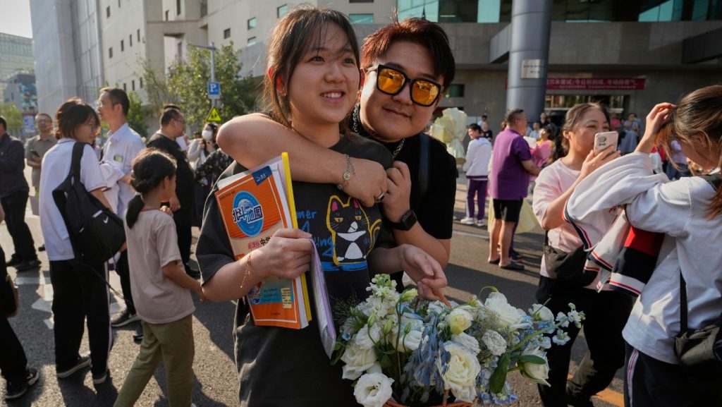 «Gaokao»: 12,9 εκατ. νέοι στην Κίνα θα δώσουν εξετάσεις για εισαγωγή στα πανεπιστήμια