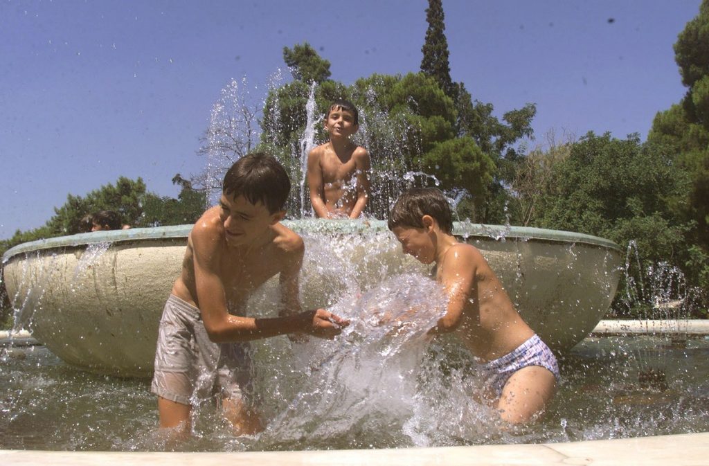 Καύσωνας… 1977: Σαν να μην άλλαξε τίποτα! (βίντεο)
