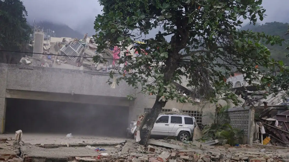 Βενεζουέλα: Προληπτική διακοπή φυσικού αερίου μετά τα 7,5 Ρίχτερ – Έλεγχοι σε κατεστραμμένα κτίρια