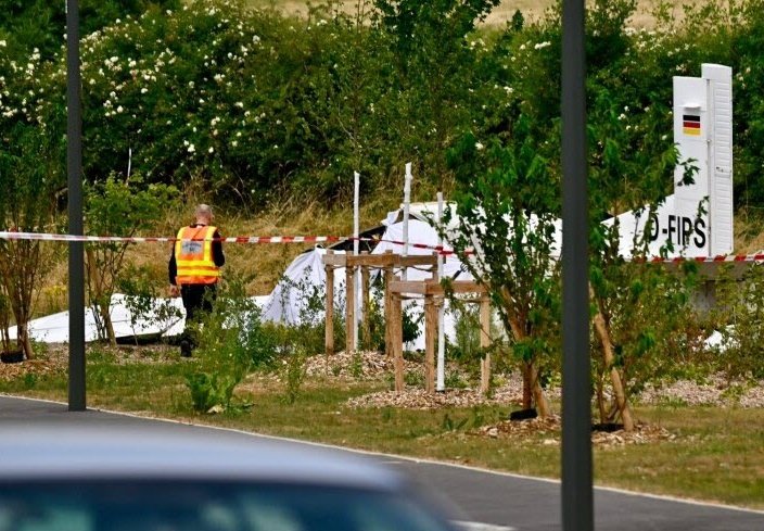 Συντριβή μικρού αεροσκάφους με αλεξιπτωτιστές σε κατοικημένη περιοχή στη Γαλλία (φώτο)