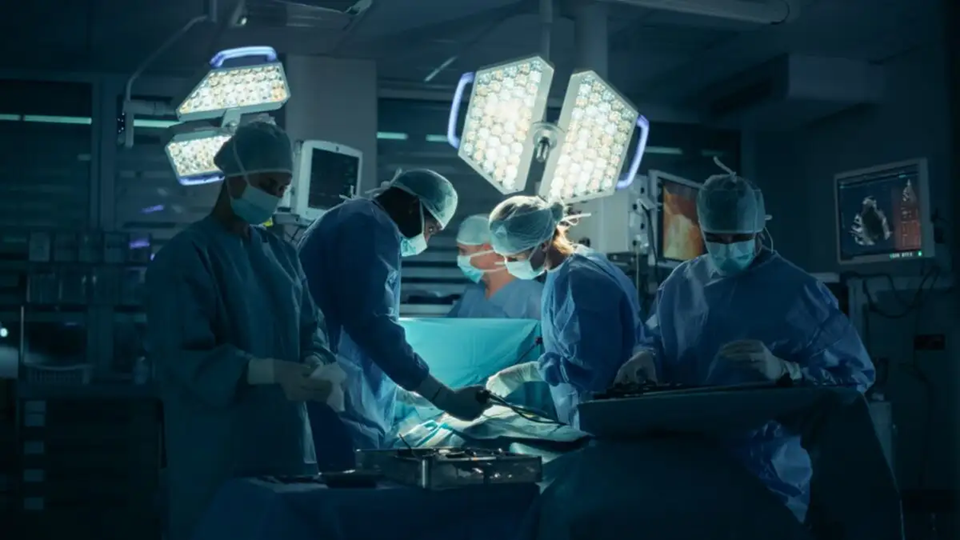 Τέλος τα δωρεάν απογευματινά χειρουργεία: Πόσο θα πληρώνουν πλέον οι ασθενείς – Οι νέοι κανόνες στο ΕΣΥ