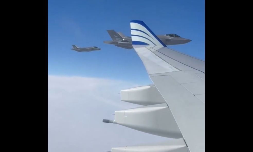 Νορβηγία: Μαχητικά F-35 συνόδευσαν το αεροπλάνο της εθνικής ομάδας στην επιστροφή από το Μουντιάλ – Δείτε βίντεο